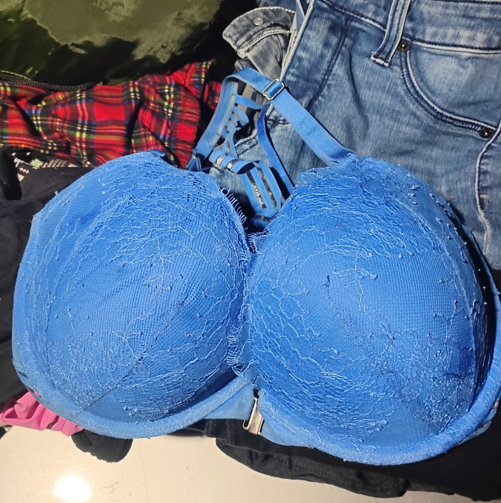 Victoria Secret Very Sexy Vibrant Blue Lace Push-Up Bra